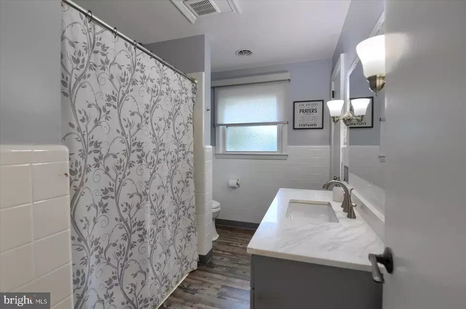 Bath - 500 Walnut Rd, Harrisburg, PA 17113 photo 1 of 3