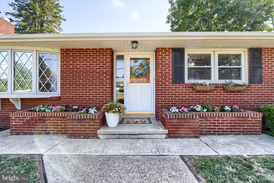 Exterior - 500 Walnut Rd, Harrisburg, PA 17113 photo 2 of 7