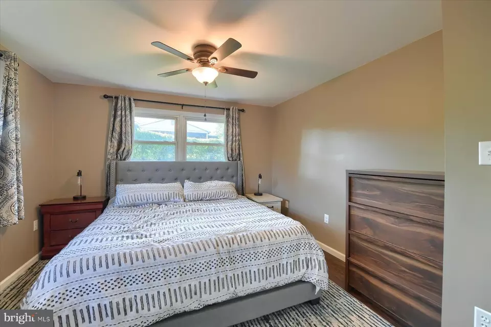 Bedroom - 500 Walnut Rd, Harrisburg, PA 17113 photo 2 of 3