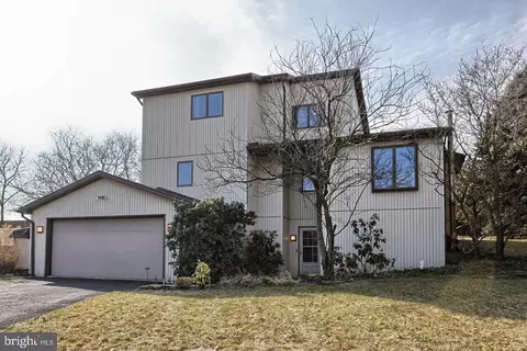 4942 Baikel Ct, Harrisburg, PA 17112