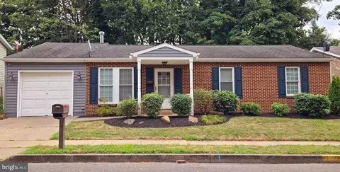 18 Roller Dr, Steelton, PA 17113