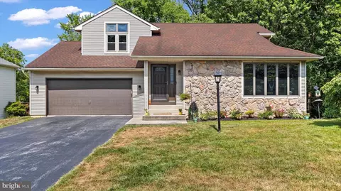 6510 Carmen Ct, Harrisburg, PA 17112