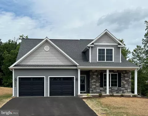 139 Foxglove Dr, Middletown, PA 17057