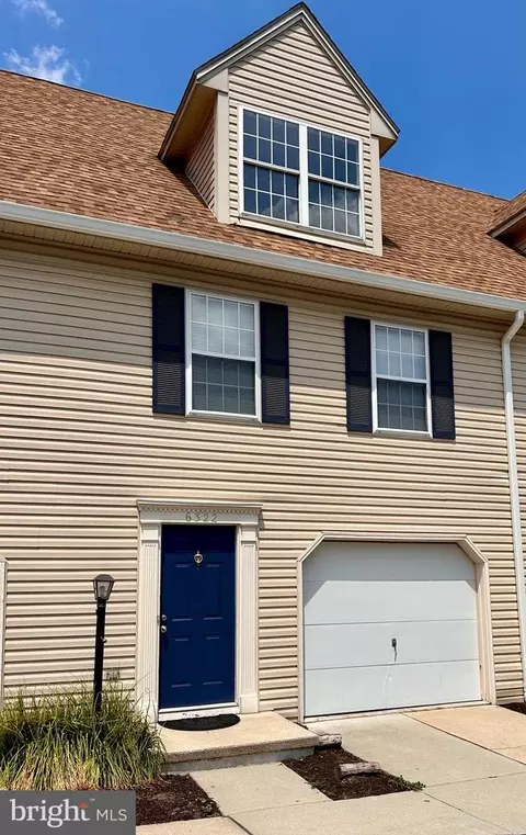6322 Darlington Dr, Harrisburg, PA 17112