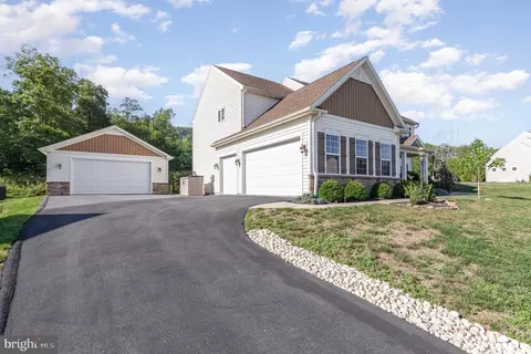 2801 Sweet Birch Ct, Harrisburg, PA 17112