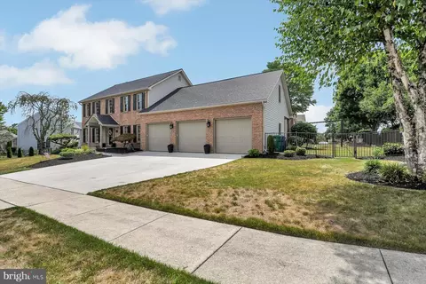 4996 Saddlebrook Dr, Harrisburg, PA 17112