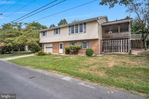 7728 Valleyview Ave, Harrisburg, PA 17112