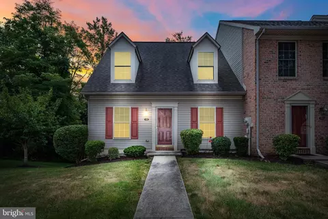 510 Woodthrush Ct, Harrisburg, PA 17110