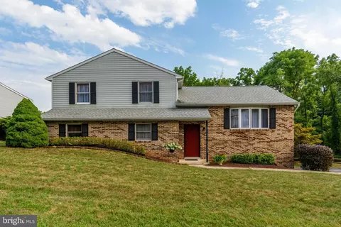 5805 Hillsborough Ct, Harrisburg, PA 17111