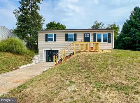 810 Scenery Pl, Harrisburg, PA 17109
