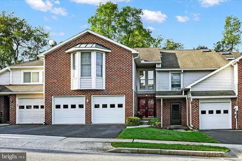 4273 Wimbledon Dr, Harrisburg, PA 17112