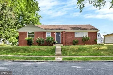 326 W Areba Ave, Hershey, PA 17033