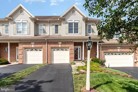4517 Laurelwood Dr, Harrisburg, PA 17110
