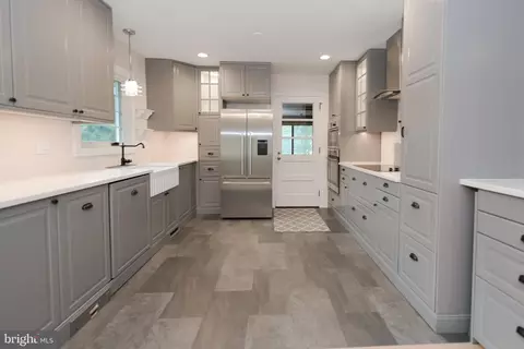 Kitchen - 329 E Granada Ave, Hershey, PA 17033 photo 4 of 4