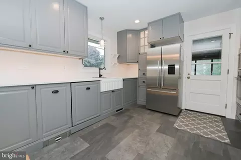 Kitchen - 329 E Granada Ave, Hershey, PA 17033 photo 3 of 4