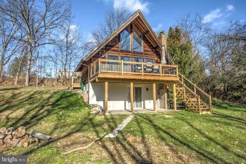 120 Brompton Rd, Hummelstown, PA 17036