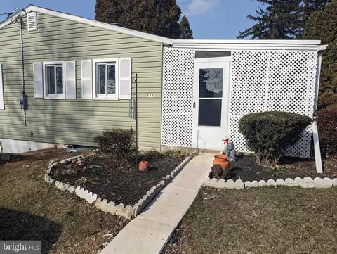 1110 5th Ave, Harrisburg, PA 17113