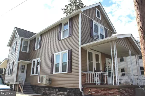 226 N West St, Williamstown, PA 17098