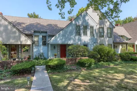 1108 Peggy Dr, Hummelstown, PA 17036