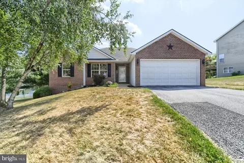 2437 Aspen Way, Harrisburg, PA 17110