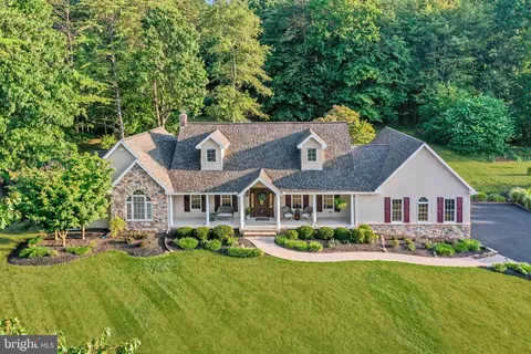7568 Fishing Creek Valley Rd, Harrisburg, PA 17112