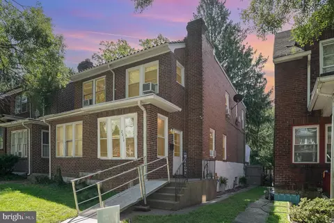 2019 Holly St, Harrisburg, PA 17104