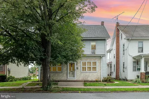 528 W 530 W Main St, Hummelstown, PA 17036