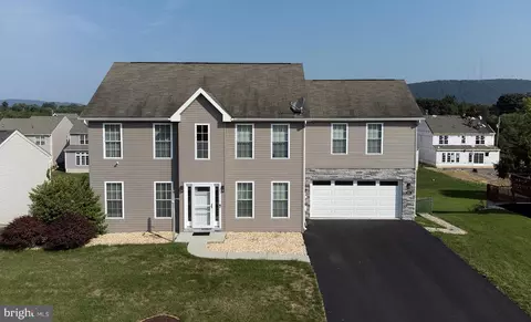 1804 Driftstone Dr, Harrisburg, PA 17110