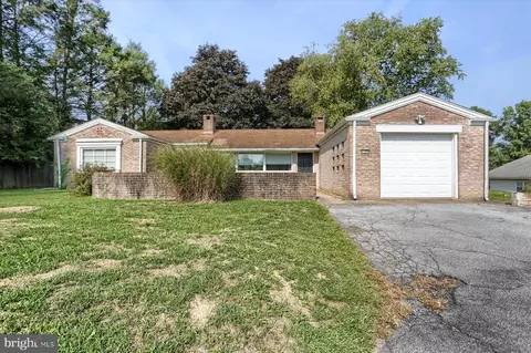 1704 Colonial Rd, Harrisburg, PA 17112