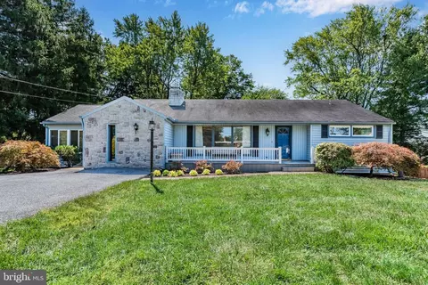 5925 Longview Rd, Harrisburg, PA 17112