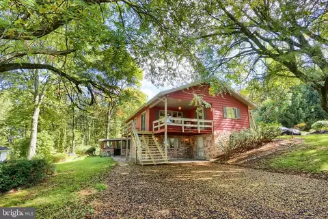 81 Vine St, Elizabethville, PA 17023