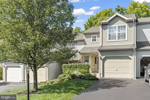 155 Hiddenwood Dr, Harrisburg, PA 17110