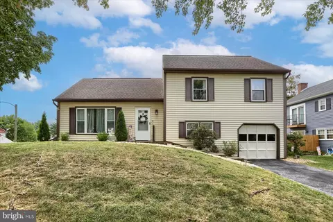 2009 Rock Fall Rd, Harrisburg, PA 17110