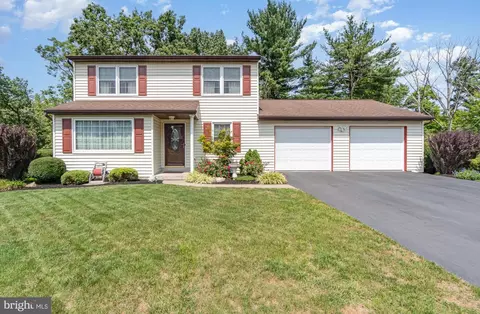 562 Wellington Rd, Harrisburg, PA 17109