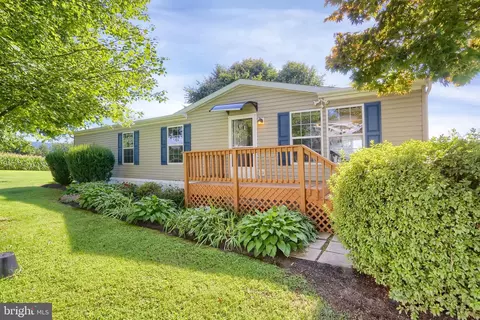 2 Midland Dr, Millersburg, PA 17061