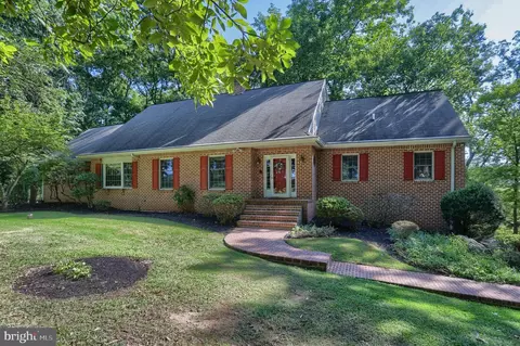 16 Beaver Rd, Hershey, PA 17033