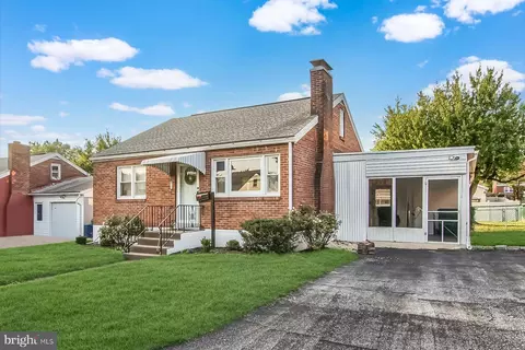 5004 Locust Ln, Harrisburg, PA 17109