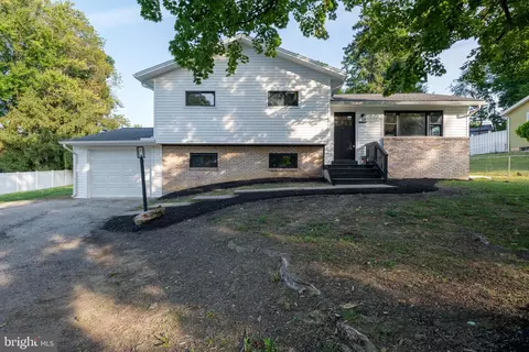 2175 Gale Dr, Harrisburg, PA 17110