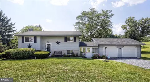 589 Trail Rd, Hummelstown, PA 17036