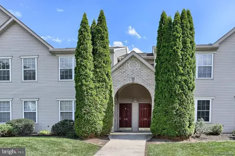 126 Hiddenwood Dr, Harrisburg, PA 17110