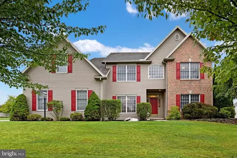 708 Yankee Ln, Harrisburg, PA 17112