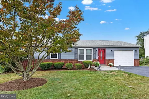 663 Frances Dr, Harrisburg, PA 17109
