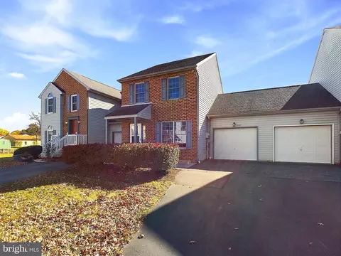 6107 Collington Ct, Harrisburg, PA 17112