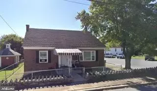 8 W Main St, Hershey, PA 17033
