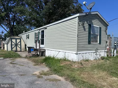 28 Caravan Ct, Middletown, PA 17057