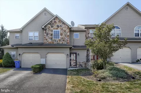 112 Kristy Ln, Harrisburg, PA 17111