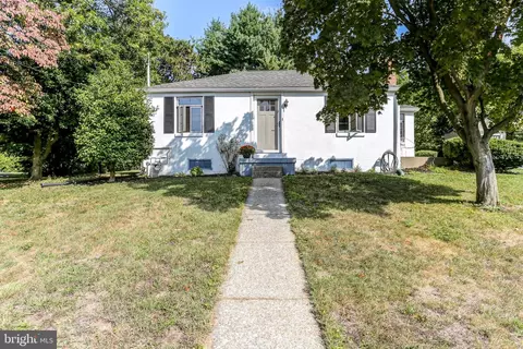 4556 Clarendon St, Harrisburg, PA 17109