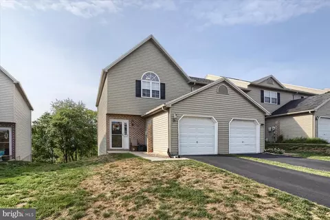 7249 Capital Dr, Harrisburg, PA 17111