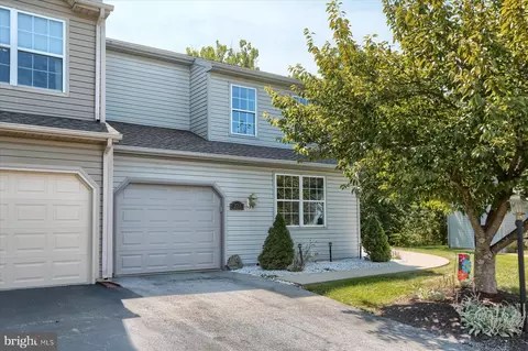 228 Forest Oak Ln, Harrisburg, PA 17110