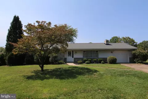 650 Maria Dr, Harrisburg, PA 17109